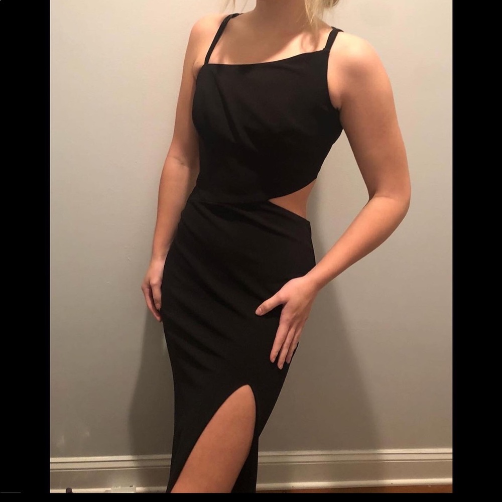 Black LeFemme Prom Dress. Never worn size 6